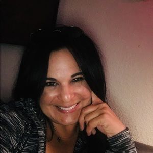 Meet your Posher, Dina